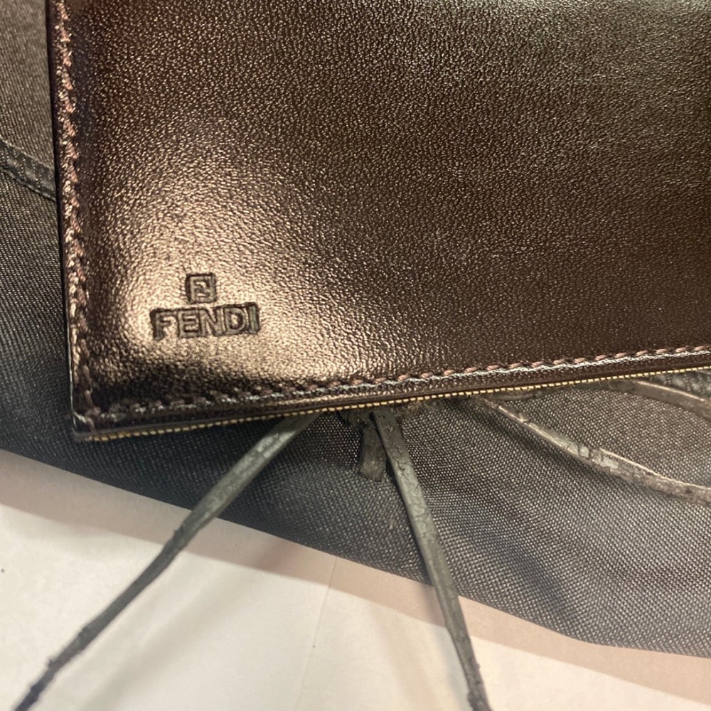 Authentic Fendi Vintage Zucca Donna Wallet in Beige - Picture 4 of 11